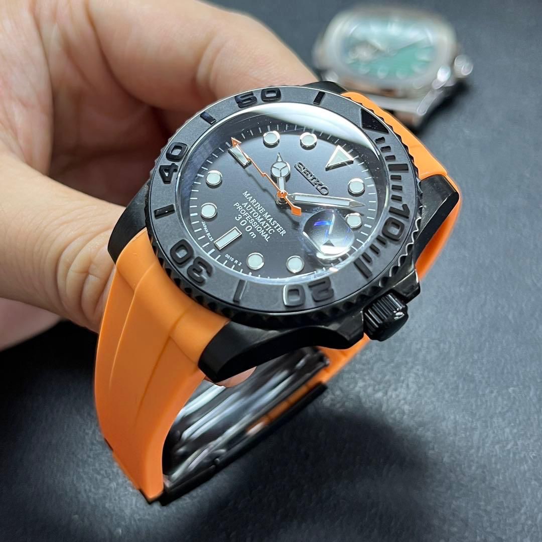 EXPLORER orange